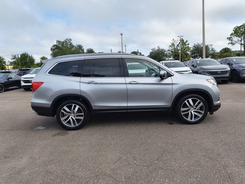 Used 2017 Honda Pilot Touring image 9