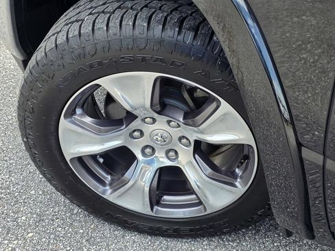 Used 2019 RAM 1500 Laramie AWD/4WD image 35