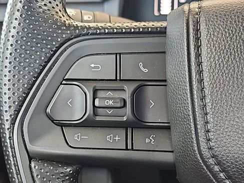 Used 2025 Toyota Tacoma SR5 AWD/4WD image 20