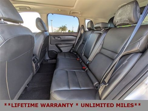 Used 2023 Nissan Rogue SL w/ SL Premium Package image 16