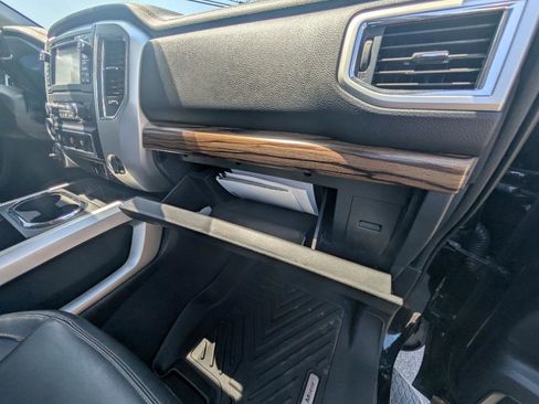 Used 2016 Nissan Titan SL AWD/4WD image 28