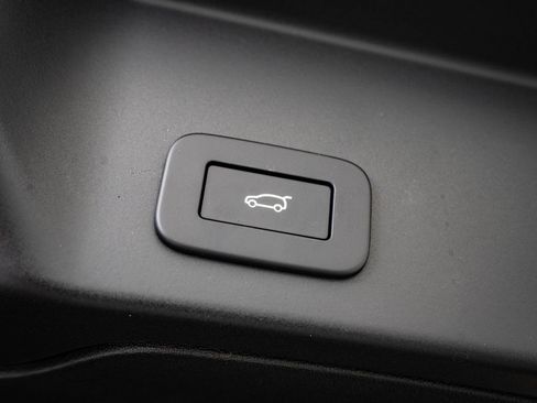 Used 2026 Land Rover Range Rover Evoque Dynamic SE AWD/4WD image 19