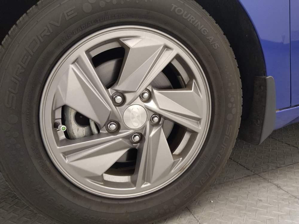 Used 2025 Hyundai Elantra SE FWD image 31