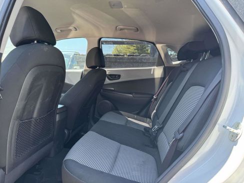 Used 2021 Hyundai Kona SE FWD image 8