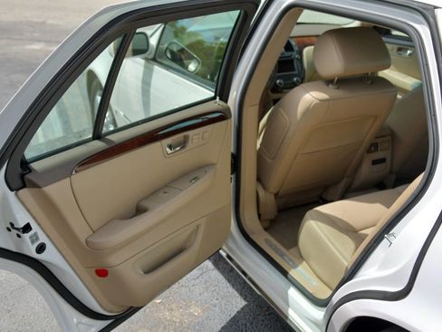 Used 2006 Cadillac DTS Performance FWD image 9