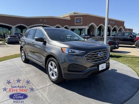 Used 2020 Ford Edge SE image 1