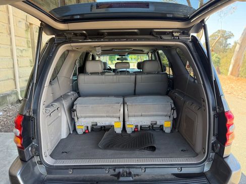 Used 2003 Toyota Sequoia Limited AWD/4WD image 30