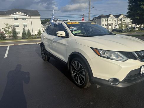 Used 2018 Nissan Rogue Sport SL w/ SL Premium Package AWD/4WD image 3