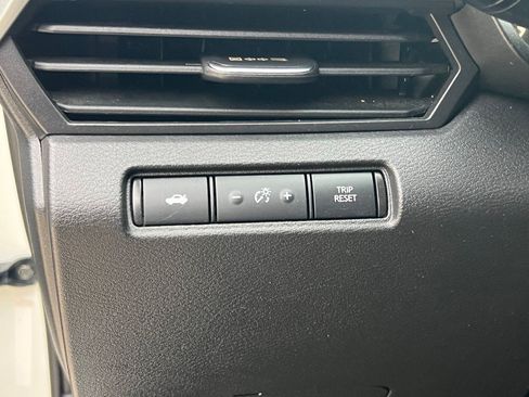 Used 2023 Nissan Altima 2.5 SV FWD image 24