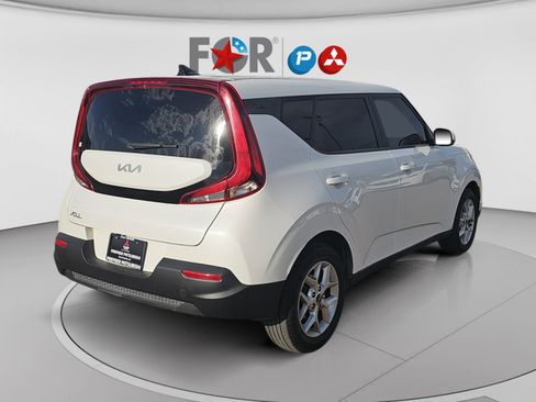 Used 2022 Kia Soul LX w/ Technology Package FWD image 5