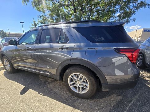 Used 2025 Ford Explorer Active RWD image 13
