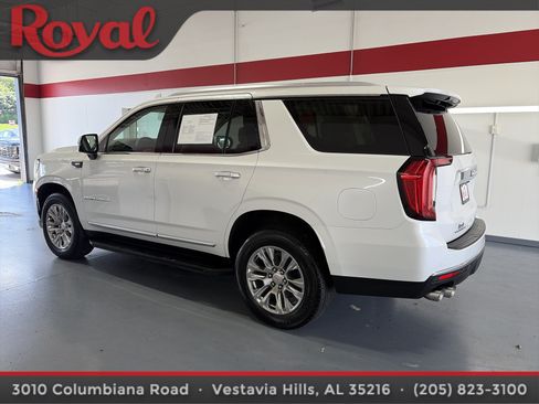 Used 2022 GMC Yukon Denali RWD image 2