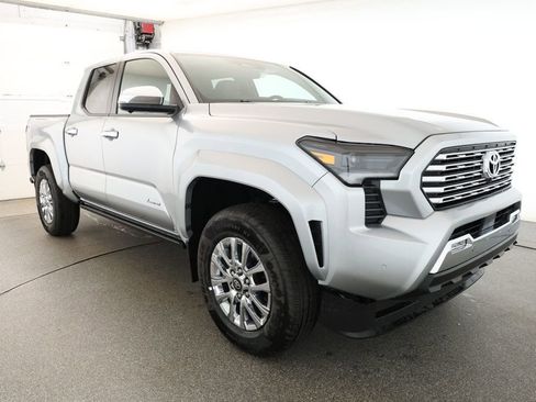 Used 2025 Toyota Tacoma Limited image 3