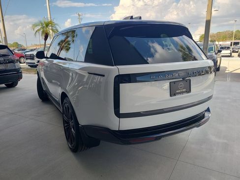 Used 2025 Land Rover Range Rover Long Wheelbase SE AWD/4WD image 8