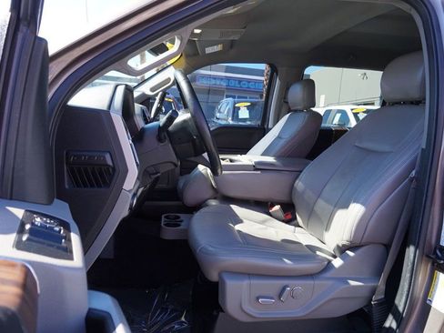 Used 2018 Ford F150 Lariat image 17