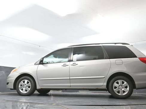 Used 2008 Toyota Sienna CE FWD image 27