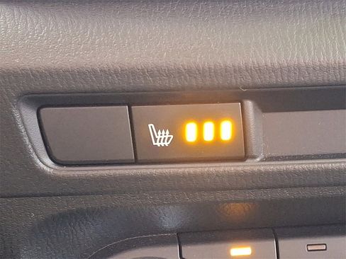 Used 2018 MAZDA MAZDA3 Touring image 24