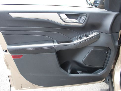 Used 2021 Ford Escape SEL FWD image 11