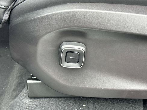 New 2025 Volvo EX90 Plus image 15