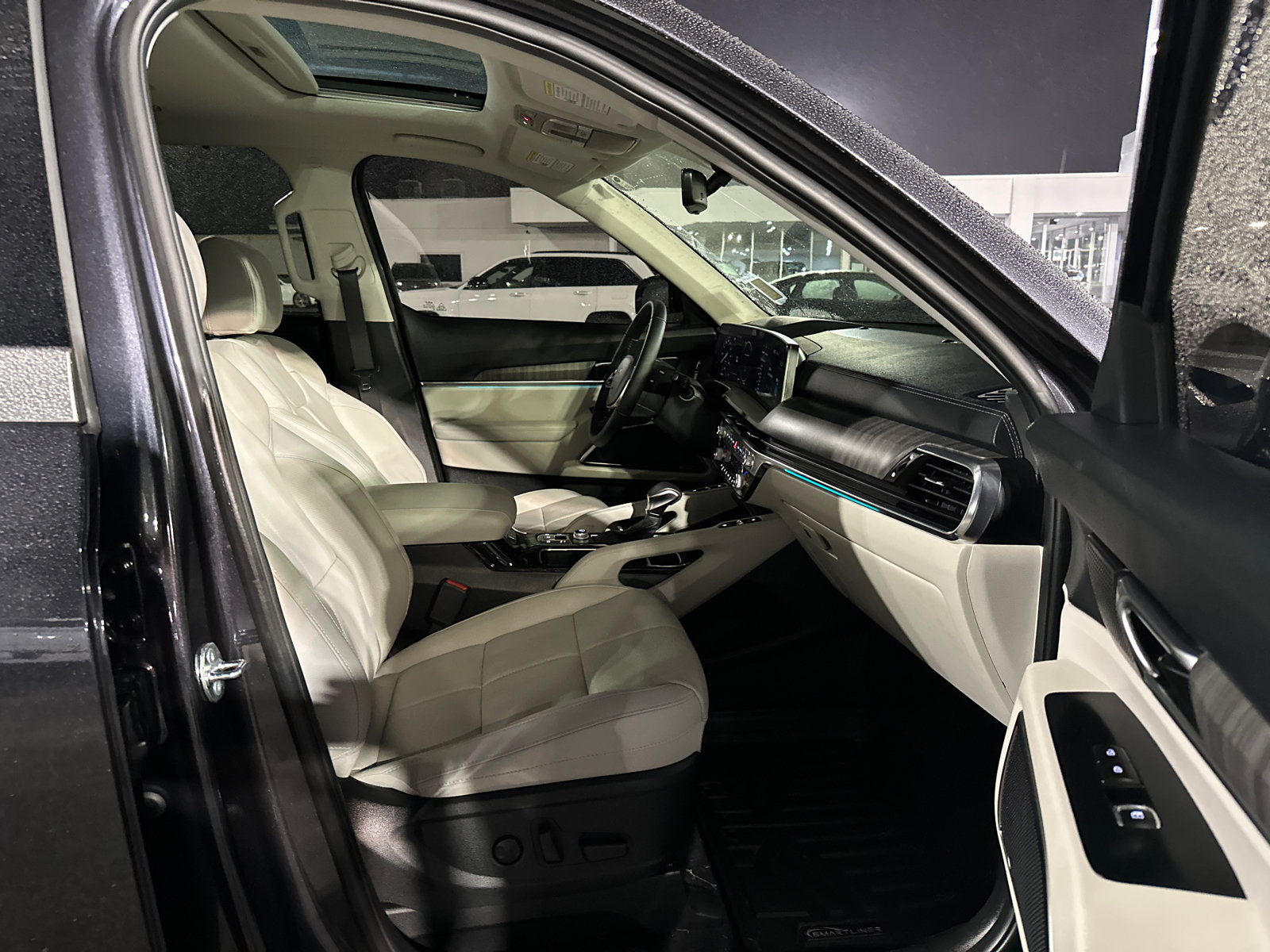 Used 2025 Kia Telluride SX FWD image 19