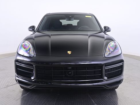 Used 2023 Porsche Cayenne Turbo AWD/4WD image 10