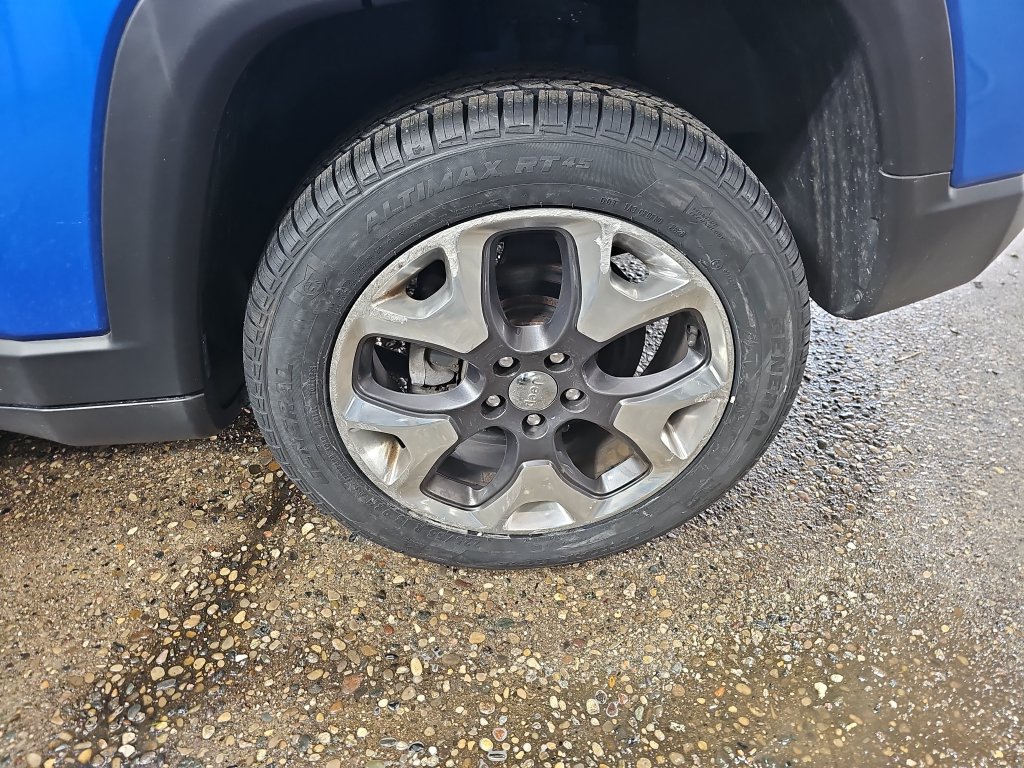 Used 2018 Jeep Compass Limited w/ Navigation Group AWD/4WD image 38