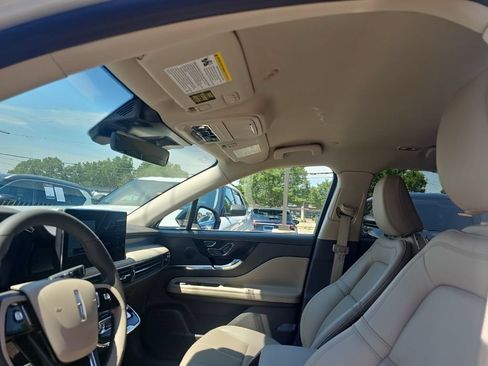 Used 2024 Lincoln Corsair AWD w/ Equipment Group 101A image 11