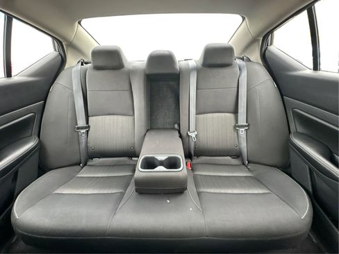 Used 2024 Nissan Altima 2.5 SV FWD image 14