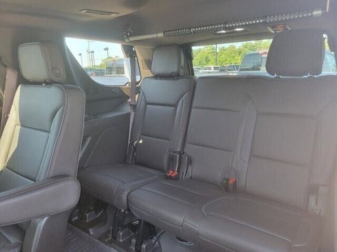 Used 2024 GMC Yukon Denali w/ Advanced Technology Package RWD image 30