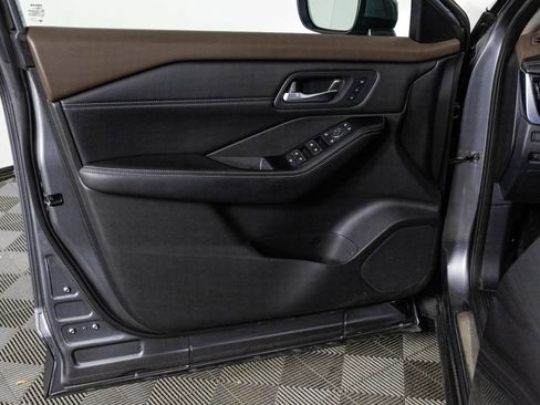 Used 2023 Nissan Rogue SL w/ SL Premium Package image 35