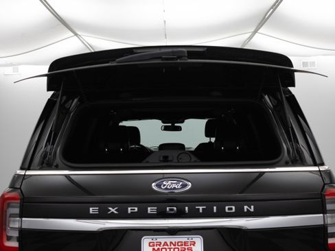Used 2022 Ford Expedition Max Limited image 12