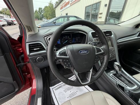 Used 2015 Ford Fusion Titanium FWD image 12