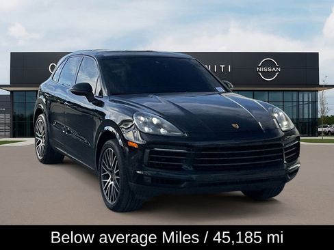 Used 2022 Porsche Cayenne Platinum Edition image 3