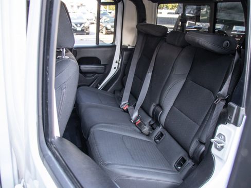 Used 2022 Jeep Gladiator Sport image 23