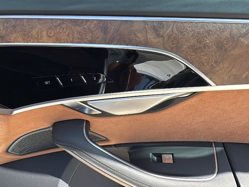 Used 2025 Audi A8 L 3.0T image 31