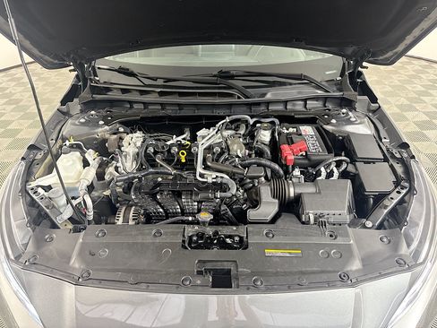 Used 2025 Nissan Altima 2.5 SV FWD image 39