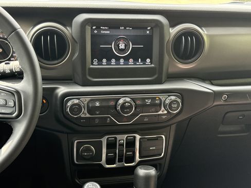 Used 2023 Jeep Wrangler Unlimited Sport AWD/4WD image 29