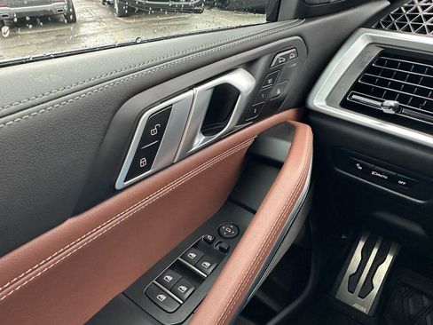Used 2025 BMW X6 M60i image 37