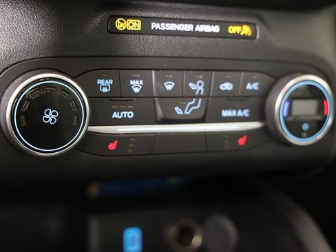 Used 2020 Ford Escape SE image 5