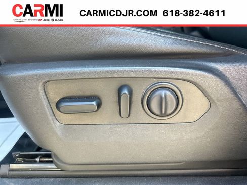 Used 2020 Chevrolet Silverado 1500 LTZ AWD/4WD image 13