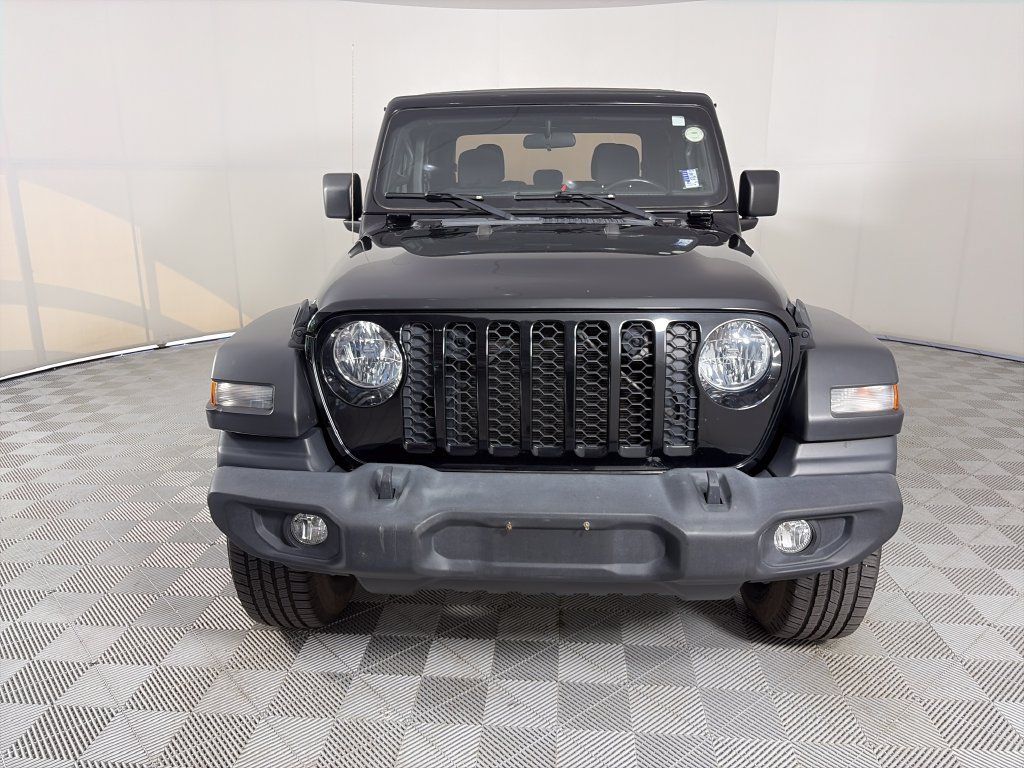 Used 2020 Jeep Gladiator Sport w/ Quick Order Package 23S AWD/4WD image 2