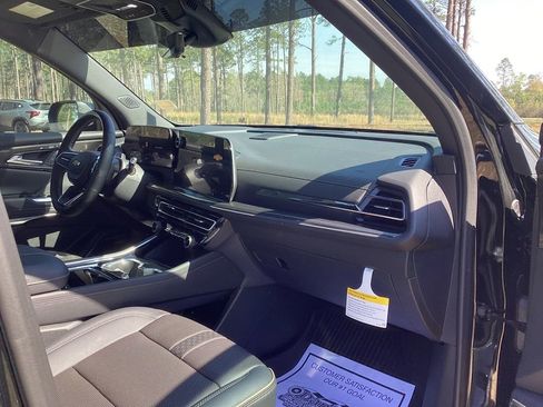 New 2026 Chevrolet Traverse High Country w/ LPO, Floor Liner Package AWD/4WD image 20