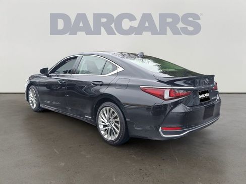 Used 2019 Lexus ES 300h w/ Luxury Package image 4