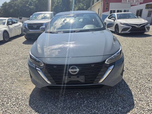Used 2024 Nissan Sentra SV FWD image 2