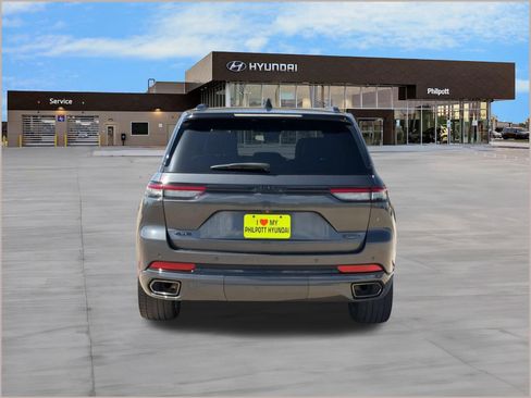 Used 2024 Jeep Grand Cherokee Summit w/ High Altitude Package AWD/4WD image 10
