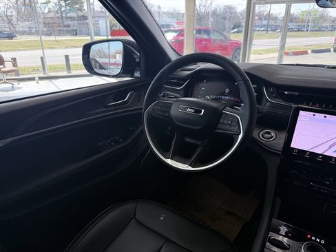 Used 2025 Jeep Grand Cherokee Limited 4xe image 46