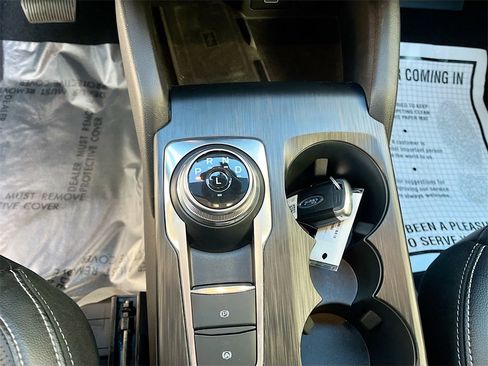 Used 2024 Ford Escape Platinum w/ Premium Technology Package image 17