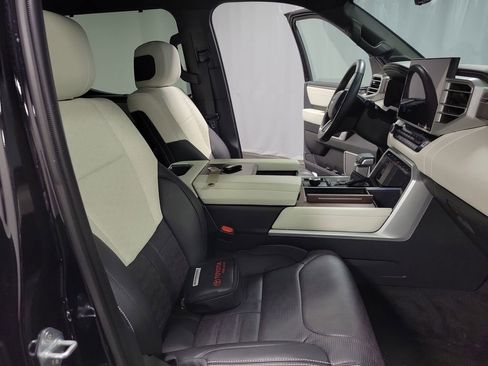 Used 2024 Toyota Tundra Capstone AWD/4WD image 23