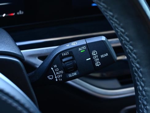 Certified 2025 BMW X7 xDrive40i w/ Executive Package image 34