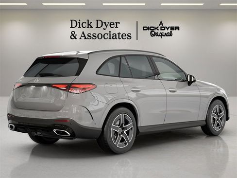Used 2025 Mercedes-Benz GLC 300 GLC 300 image 10